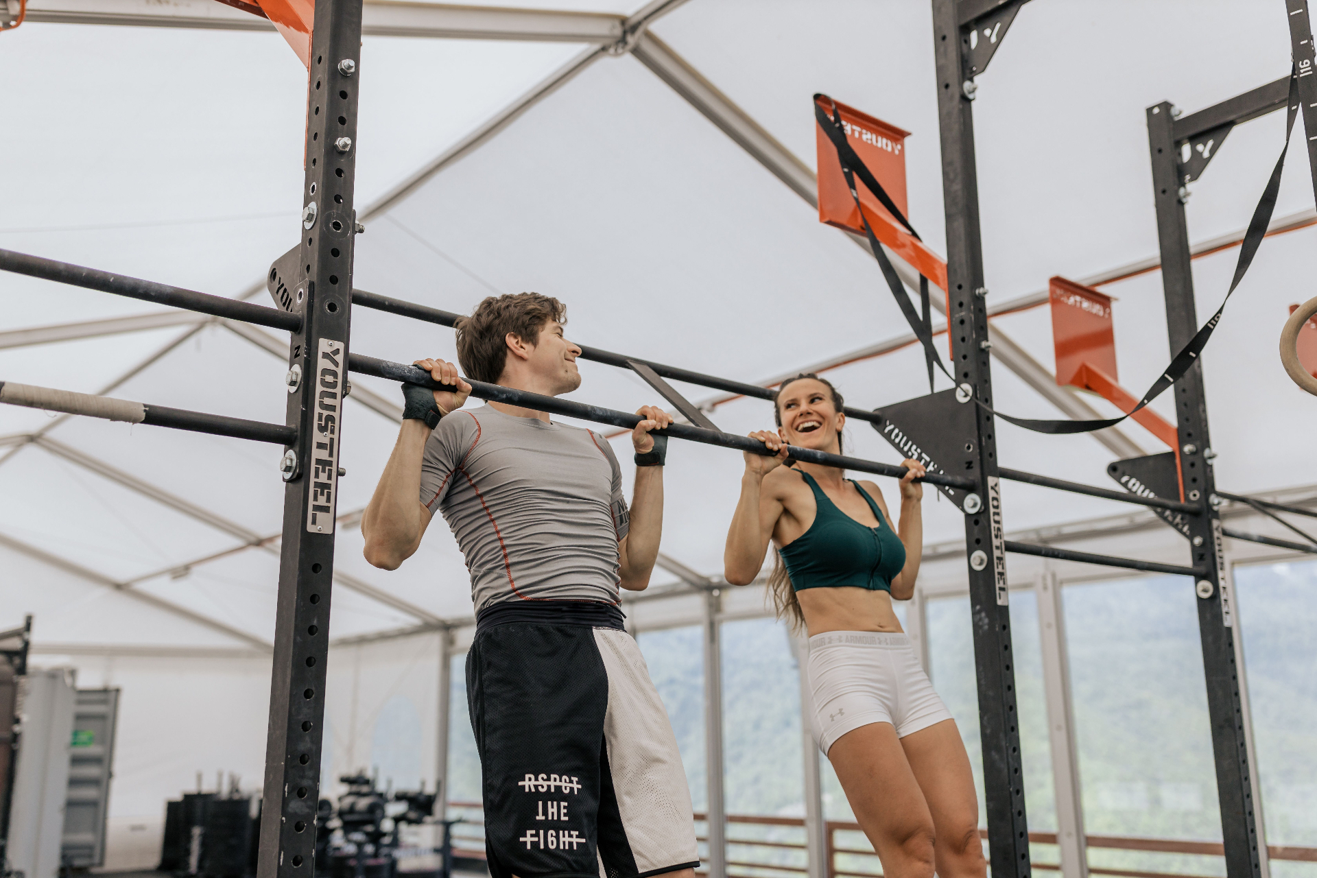 Trainingspartner am Reck